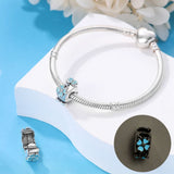 Charm Clip Flores Azules Brillan Oscuridad