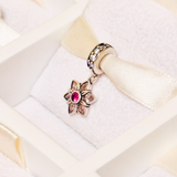 Charm Cristales Flor Pétalos Rosas Centro Rojo