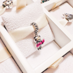 Charm Oso Letras Love