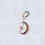 Charm Media Luna Con Estrella Danzante