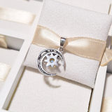 Charm Dije Media Luna Con Estrella Tornasol