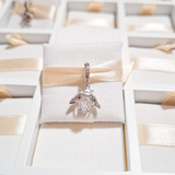 Charm Abeja Cristal Rosa Cambia Color Con El Sol