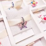 Charm Mariposa Cristales Rosa Y Lila